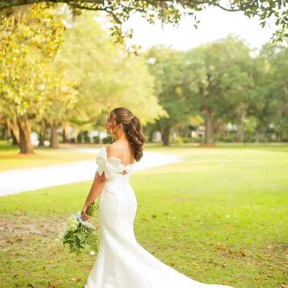 Elegant Strapless White Wedding Dress - Picture 7 of 8